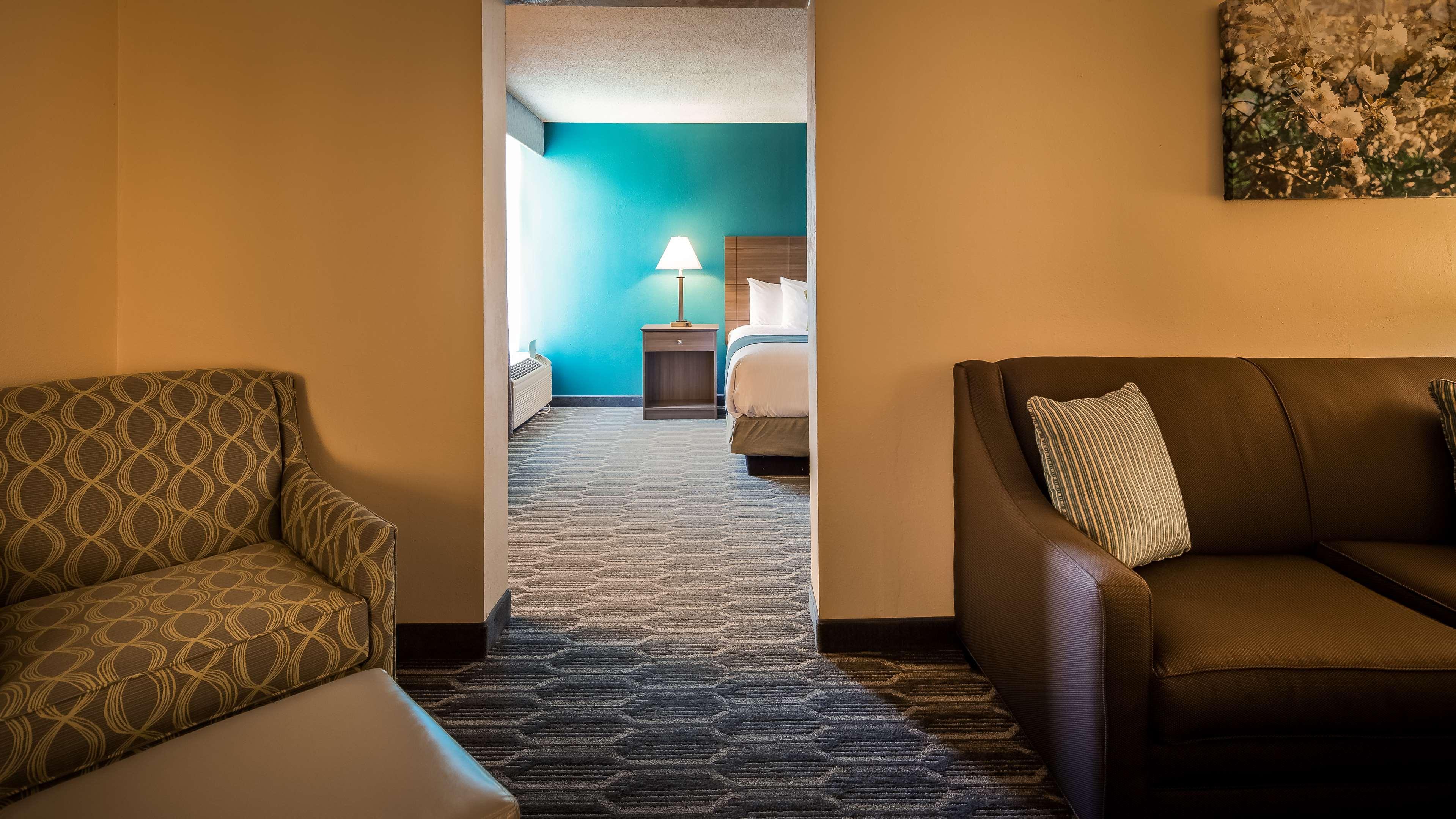 Best Western Plus Yadkin Valley Inn&Suites Jonesville Extérieur photo