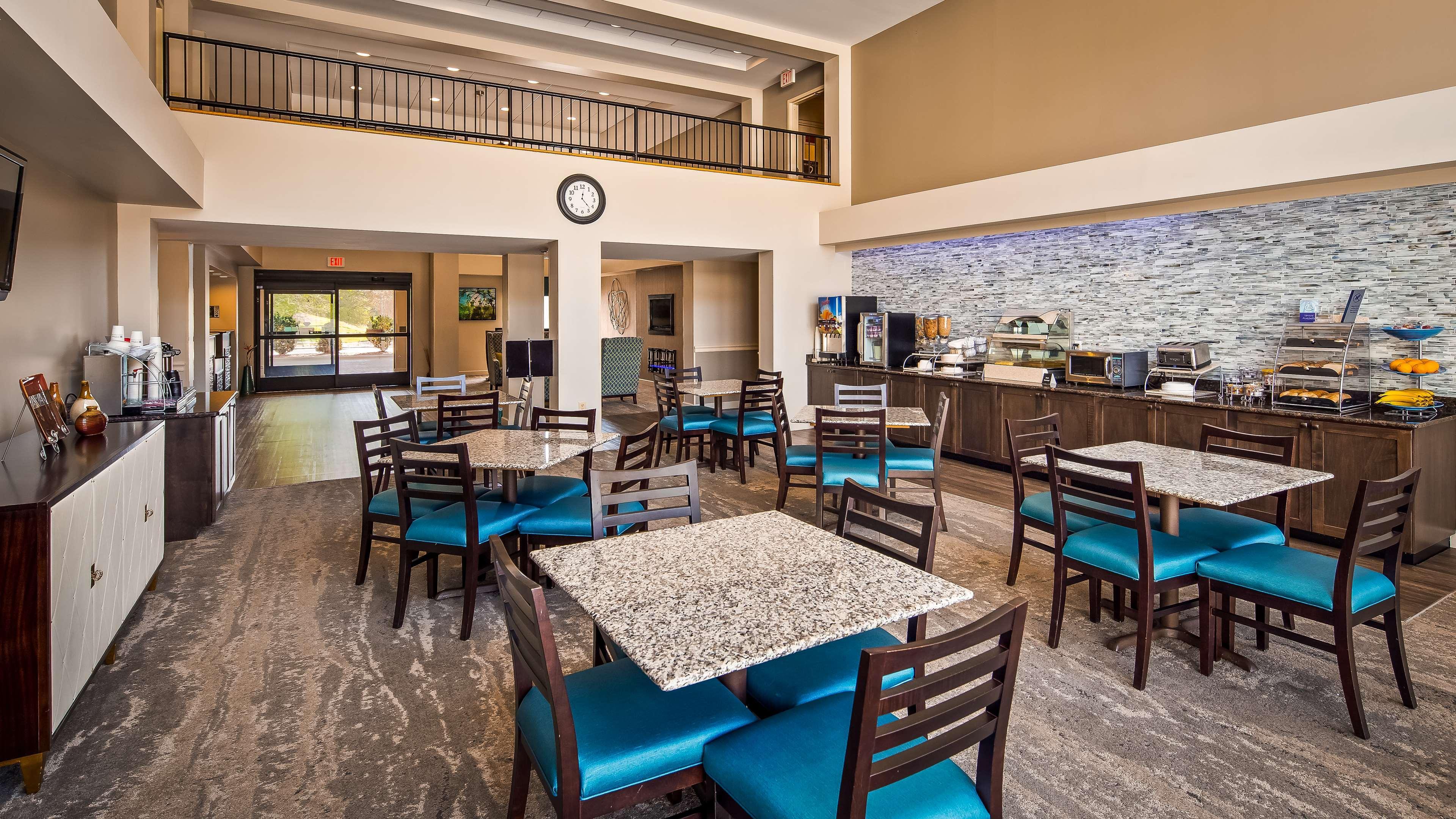 Best Western Plus Yadkin Valley Inn&Suites Jonesville Extérieur photo