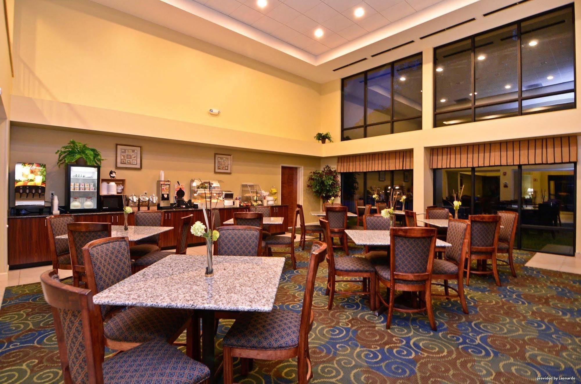 Best Western Plus Yadkin Valley Inn&Suites Jonesville Restaurant photo