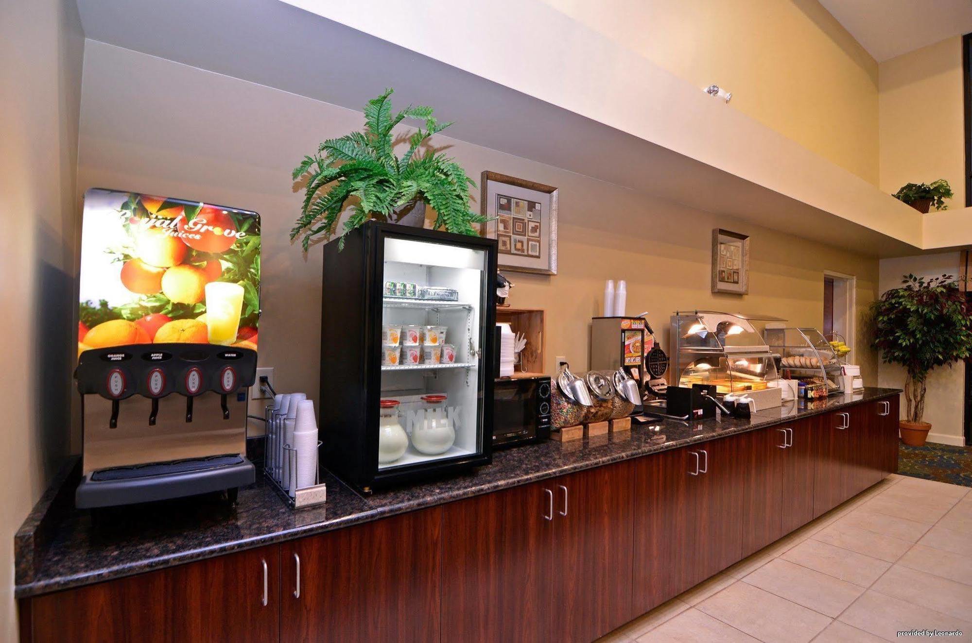 Best Western Plus Yadkin Valley Inn&Suites Jonesville Restaurant photo