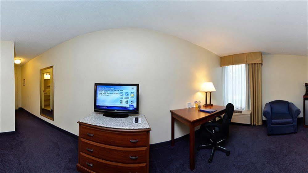Best Western Plus Yadkin Valley Inn&Suites Jonesville Extérieur photo