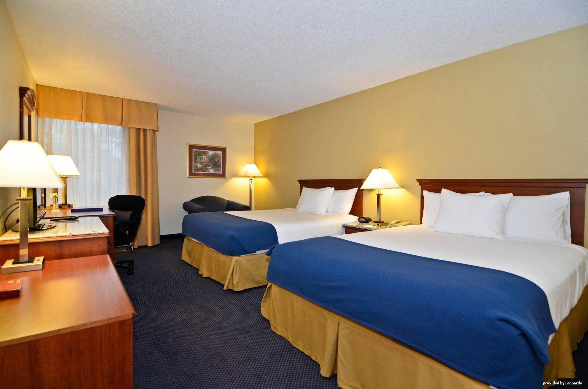 Best Western Plus Yadkin Valley Inn&Suites Jonesville Extérieur photo