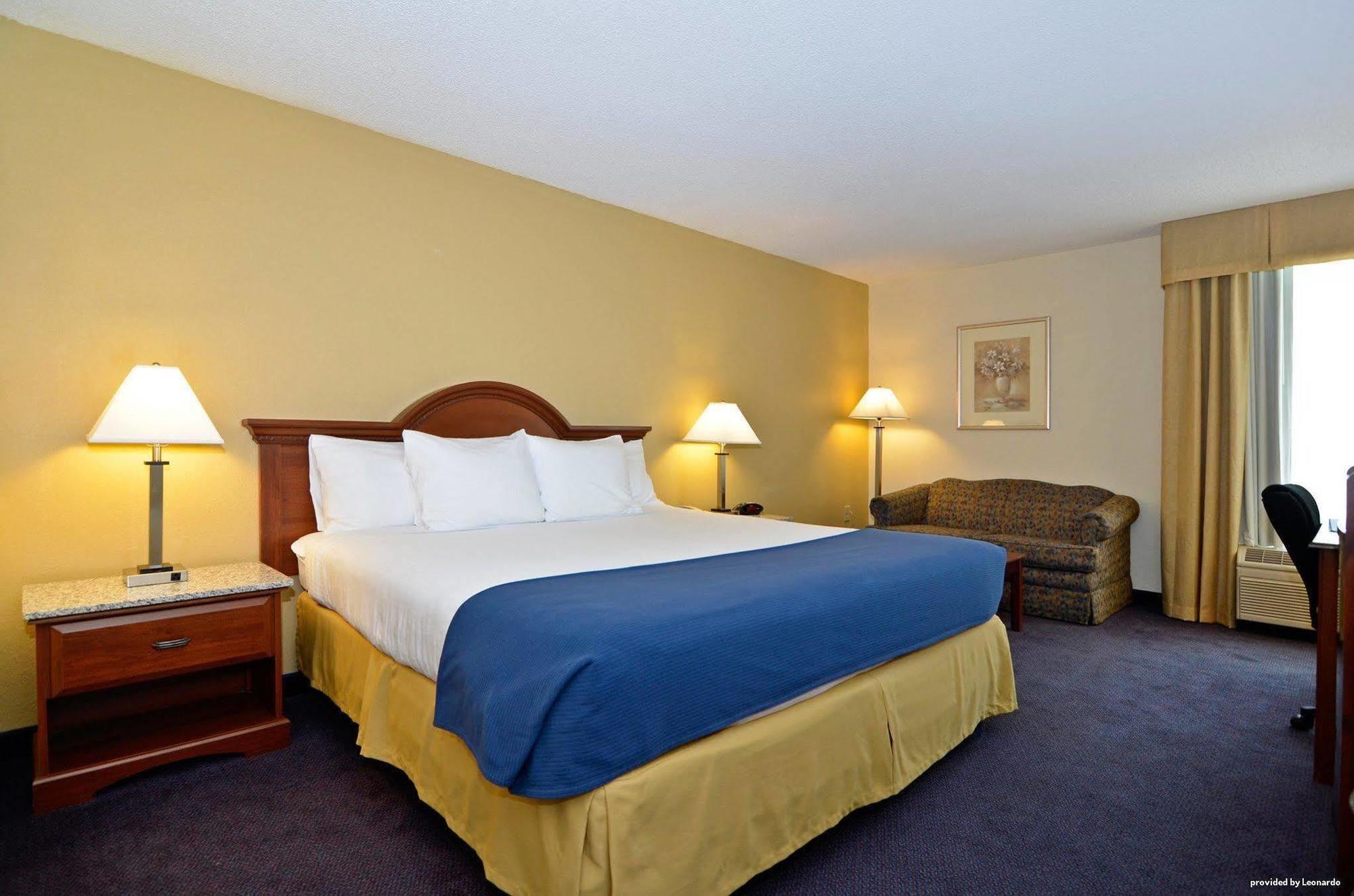 Best Western Plus Yadkin Valley Inn&Suites Jonesville Extérieur photo