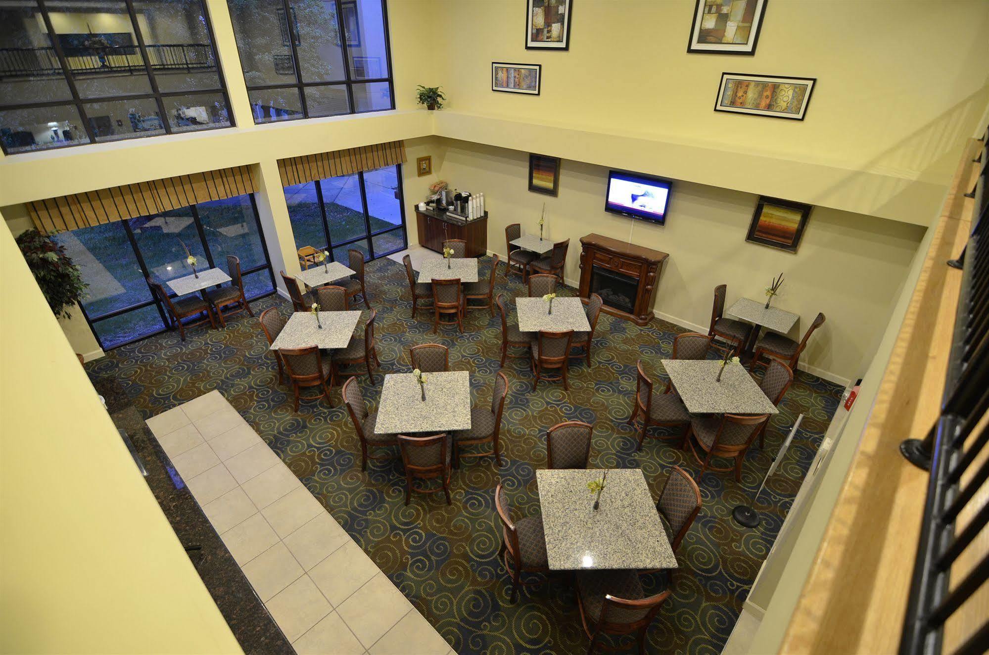 Best Western Plus Yadkin Valley Inn&Suites Jonesville Extérieur photo